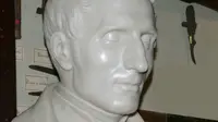Louis Braille. Tidak banyak orang yang meneruskan gagasan setelah meninggalkan masa kecil untuk kemudian menjadi karya cipta yang bermanfaat. (Sumber lisverse.com)