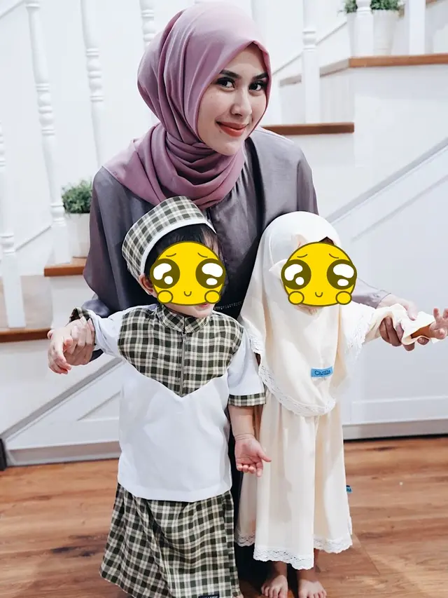 7 Potret Syahnaz Sadiqah Tampil Berhijab, Curi Perhatian Netizen