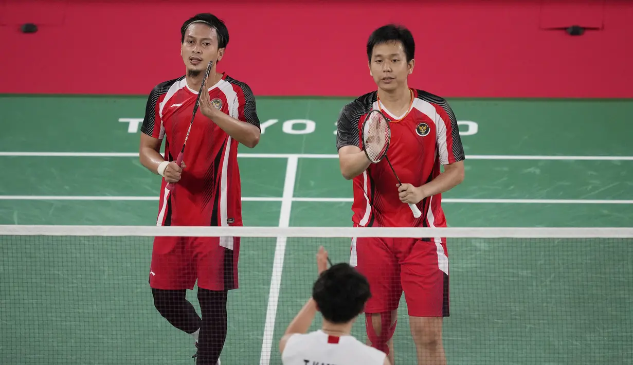 Atas hasil ini, Mohammad Ahsan/Hendra Setiawan lolos ke semifinal dan akan menantang pemenang partai perempatfinal lainnya, Lee Yang/Wang Chi-Lin (Chinese Taipei) melawan Hiroyuki Endo/Yuta Watanabe (Jepang). (Foto: AP/Dita Alangkara)