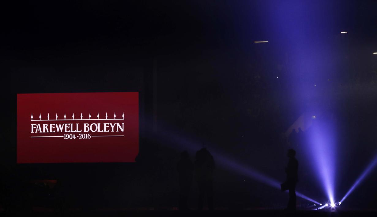 Kemeriahan bercampur haru Seremoni 'Farewell Boleyn'  usai laga West Ham United melawan Manchester United (10/5/2016). (Action Images via Reuters/John Sibley)