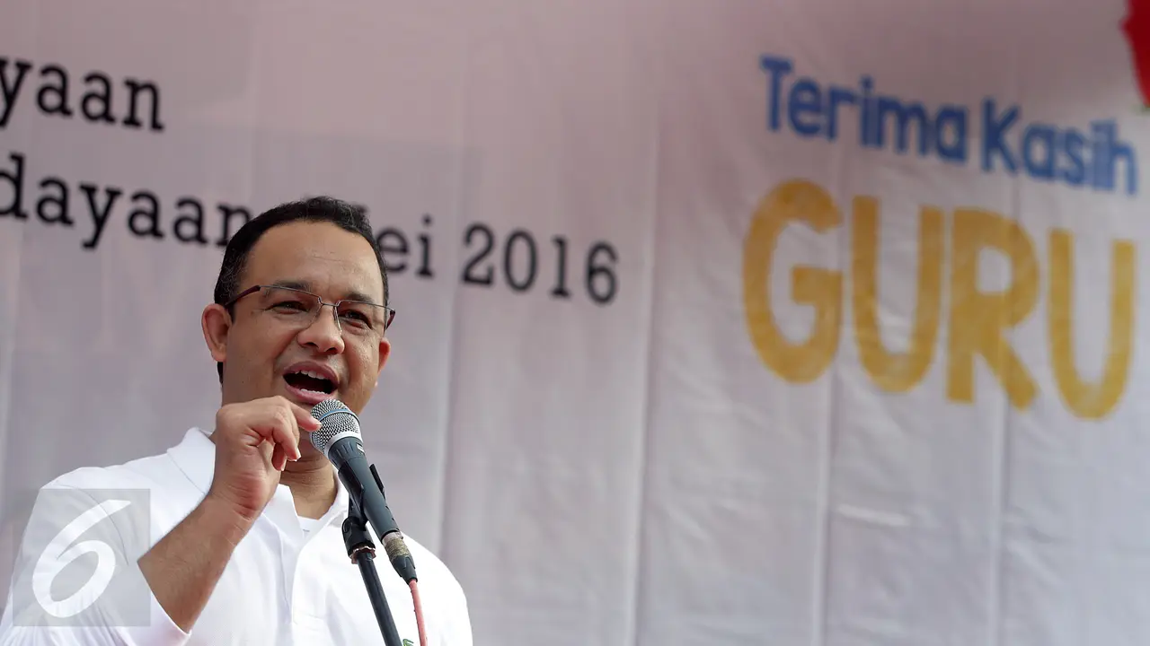 20160424-Peringati Pendidikan Nasional, Ratusan Guru Terima kartu ATM Gratis