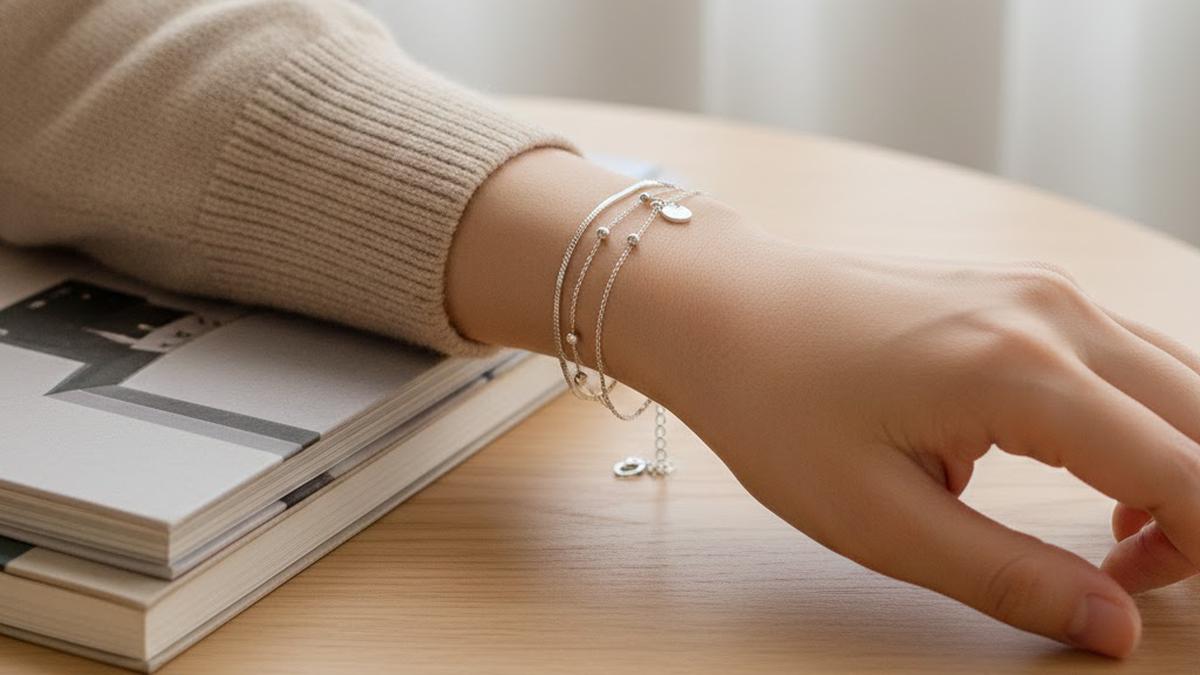 7 Model Gelang Emas Putih ala Korea, Perhiasan Mewah yang Simpel