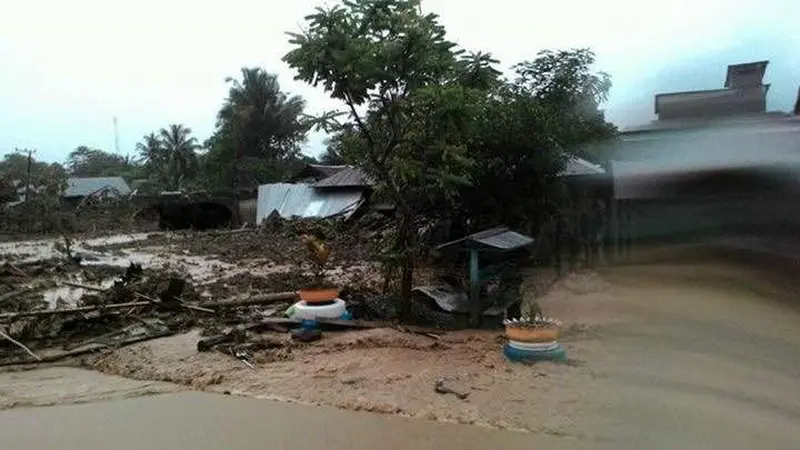 Bencana Longsor dan Banjir di Luwu Timur Sulawesi Selatan