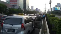 Kemacetan di tol Jakarta-Cikampek berimbas hingga dalam kota (TMC Polda Metro)