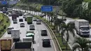 Kendaraan melintasi ruas jalan tol di Jakarta, Selasa (12/3). Badan Pengatur Jalan Tol (BPJT) Kementerian Pekerjaan Umum dan Perumahan Rakyat (PUPR) mencatat, ada 15 ruas tol yang bakal naik pada tahun ini. (Liputan6.com/Immanuel Antonius)