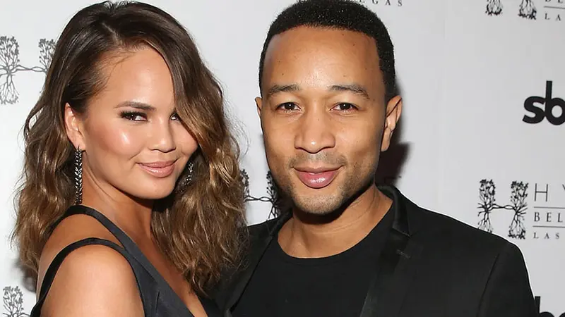 Chrissy Teigen dan John Legend