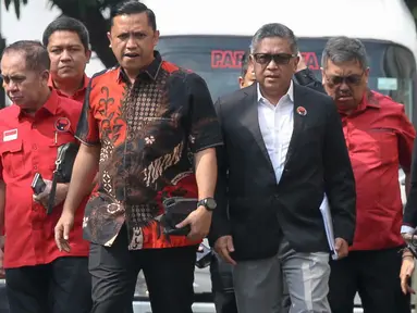 Sekretaris Jenderal (Sekjen) PDI Perjuangan Hasto Kristiyanto memenuhi panggilan penyidik Polda Metro Jaya untuk dimintai keterangan di Jakarta, Selasa (4/6/2024). (Liputan6.com/Herman Zakharia)