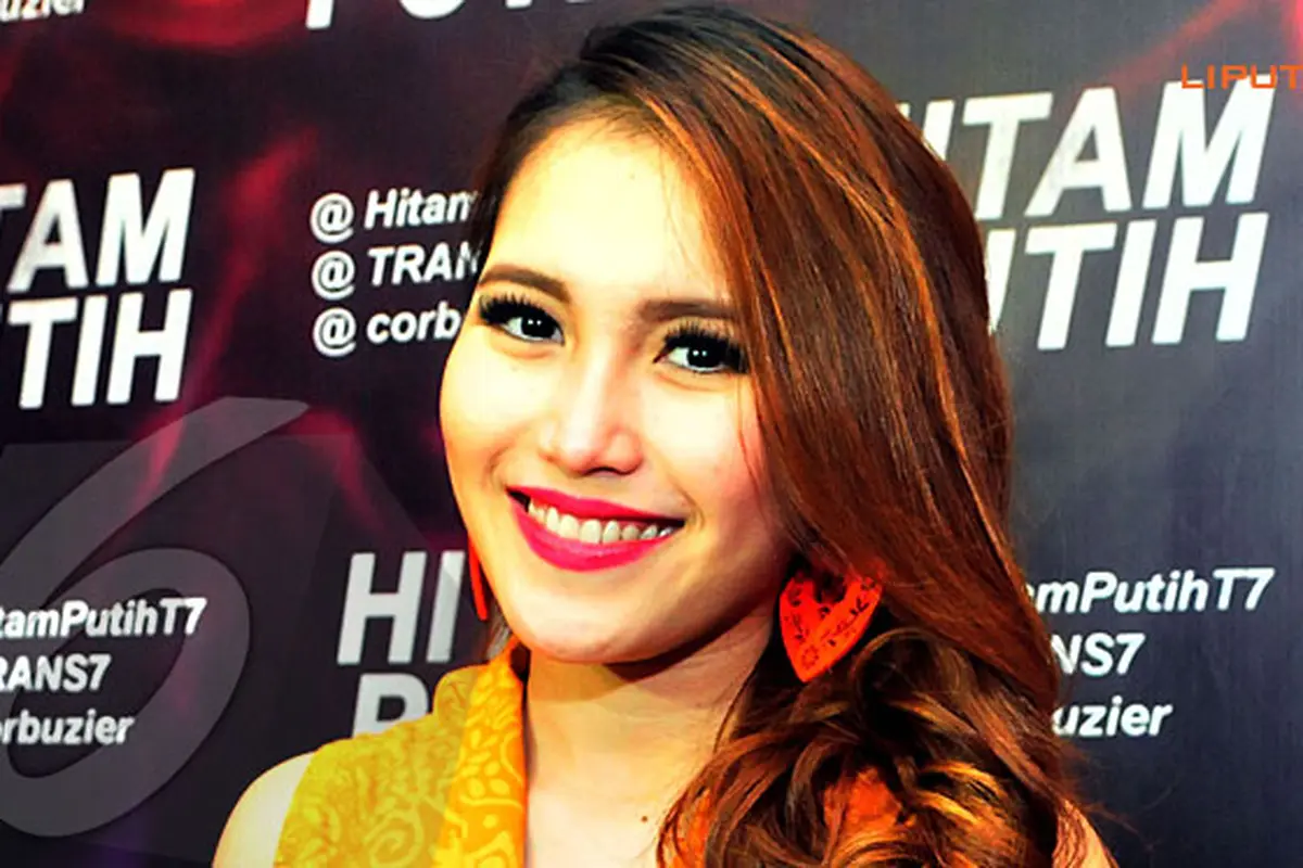 ayu-ting-ting-3-131113b.jpg
