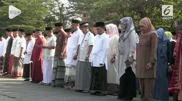 Gubernur Jabar menginstruksikan jajarannya mengenakan baju santri dalam memperingati hari Santri yang jatuh pada Senin 22 Oktober 2018