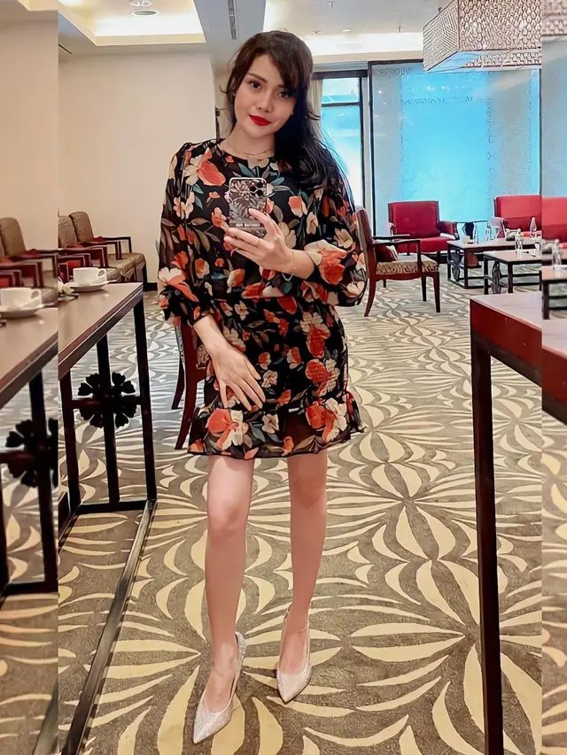 11 Potret OOTD Gaya Mawar AFI, Inspirasi Outfit untuk Pemilik Tubuh Petite