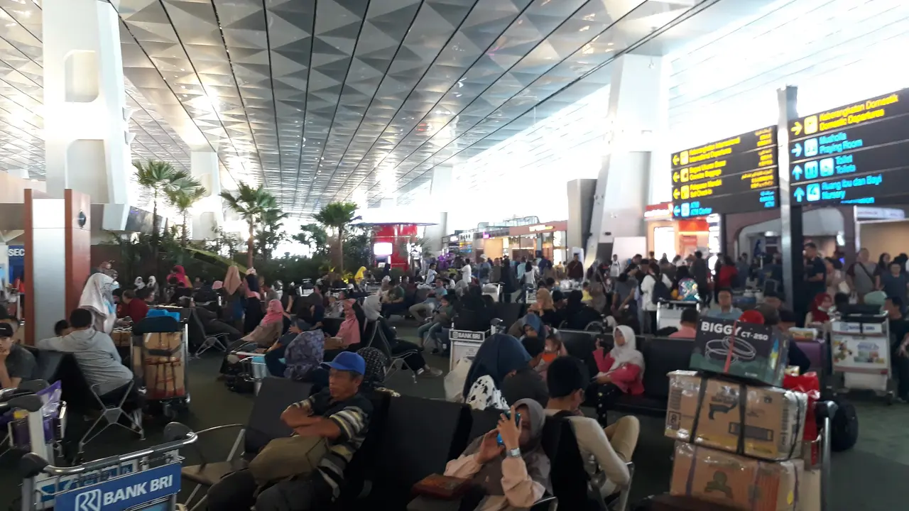 Situasi di Bandara Soekarno-Hatta saat musim mudik