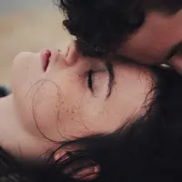 Katanya sebelum janur kuning melengkung aku masih bisa berharap, untuk itu aku berdoa semoga Tuhan menyatukan aku dan kamu. (Foto: hope-christian.net)