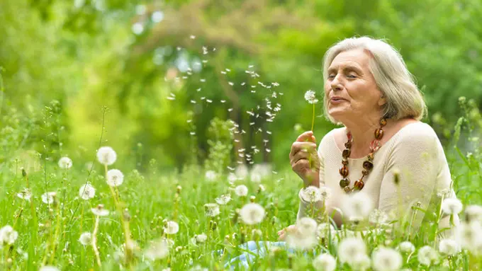 Ilustrasi wanita tua