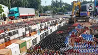 Kinerja Bea Cukai 2025: Penerimaan Negara Tembus Rp 300,3 Triliun