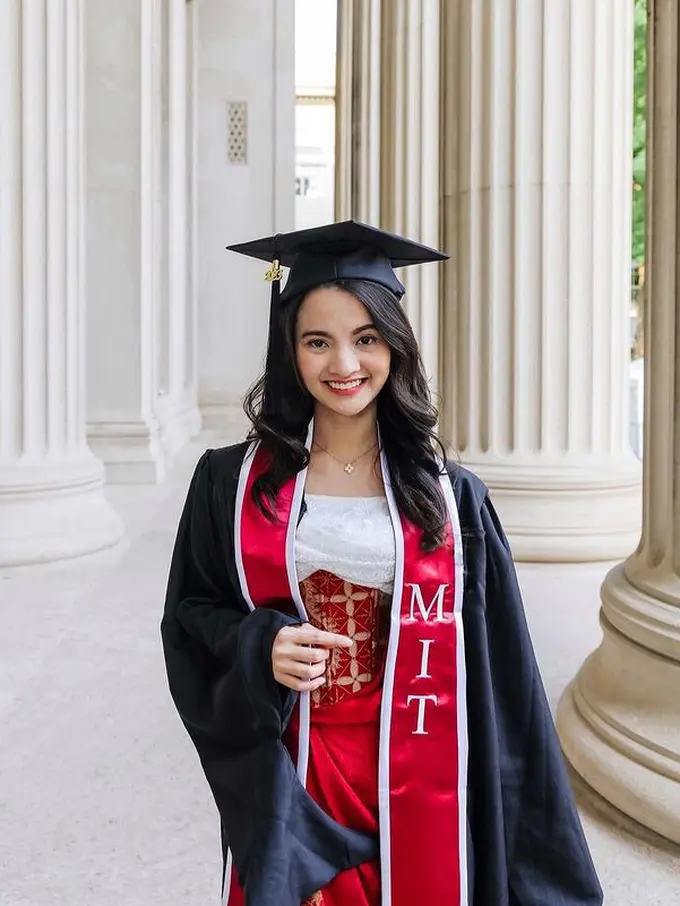 Sabrina Anggraini wisuda S2 di MIT (Instagram/sabrinaanggraini)