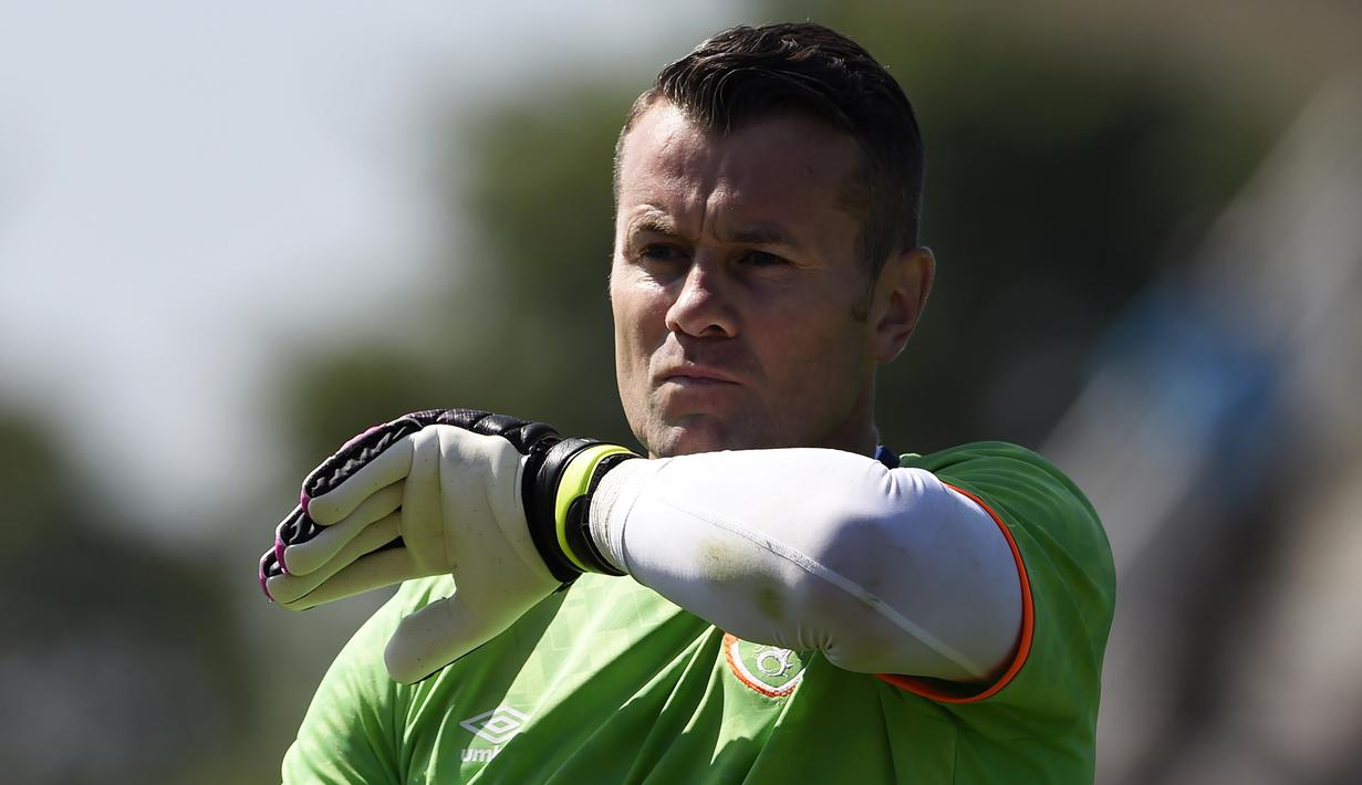 9. Shay Given - Mantan Kiper Newcaste United tersebut punya kebiasaan yang aneh. Sebelum merumput ia akan selalu membawa botol yang diyakini berisi air suci dan ditempatkan dibelakang gawang. (AFP/Miguel Medina)
