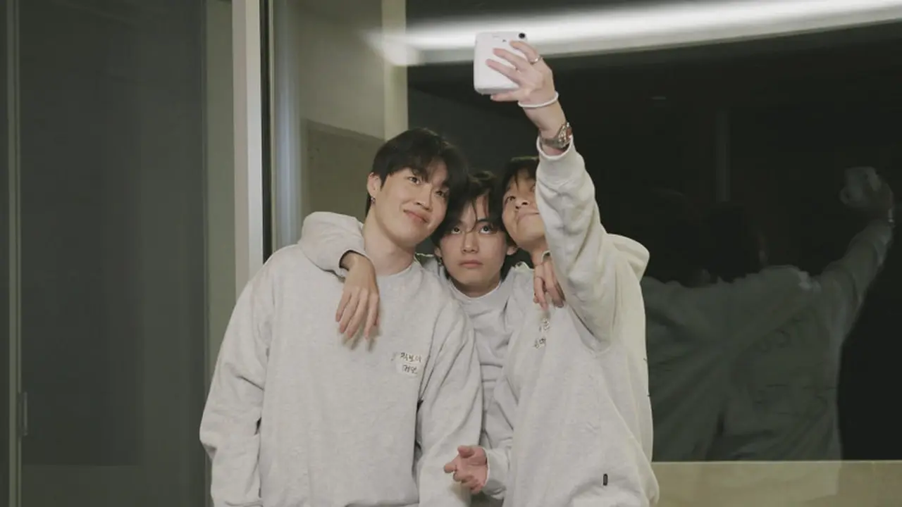 Keseruan Park Seo Joon, V BTS dan Peakboy dalam In The Soop: Friendcation. (Foto: Disney+ Hotstar)