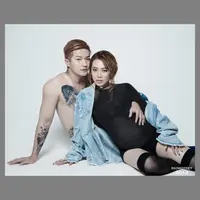 Lee Jeong Hoon dan Monique Octaviani alias Moa akhirnya naik pelaminan setelah empat tahun nikah. Keduanya melangsungkan pernikahan pada 2 Desember 2017 lalu. Beberapa bulan kemudian, Lee mengaku istrinya sebelum nikah. (Instagram/moa_aeim)
