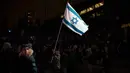 Hal ini terjadi setelah serangan hari Sabtu terhadap Israel oleh militan Hamas di luar Gaza yang menyebabkan lebih dari 1.000 orang tewas. (Jessica Lee/The Canadian Press via AP)