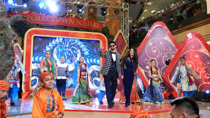 [Bintang] Pemain Ranveer dan Ishani Bikin Fans Histeris di Meet and Greet