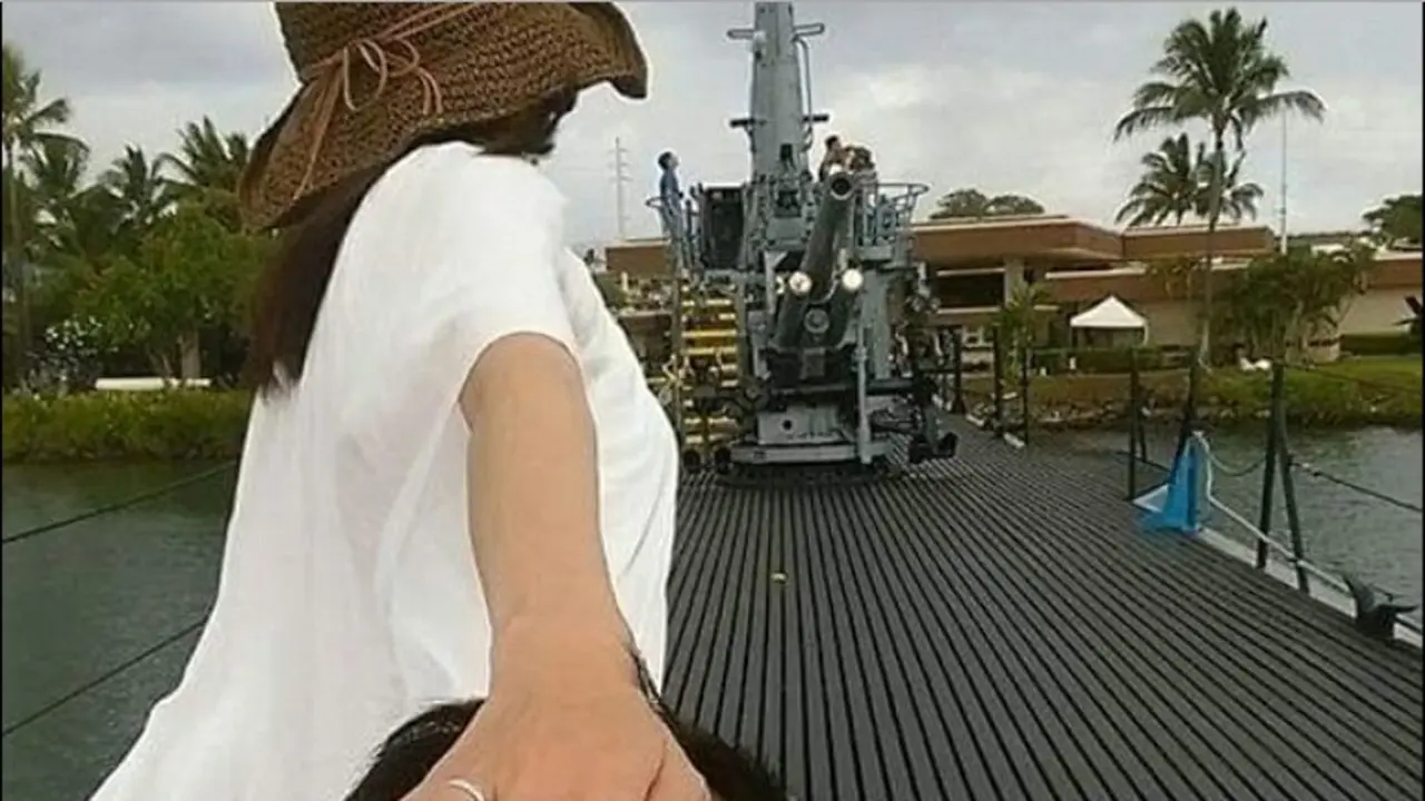 Tren ‘Follow Me’ Hancur Seketika Akibat Pasangan Asal Taiwan Ini