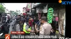 Kejadian berawal saat dia dan rekannya Prima Mulia mengambil gambar mahasiswa yang dipukuli polisi saat kerusuhan terjadi di Jalan Singa Perbangsa.