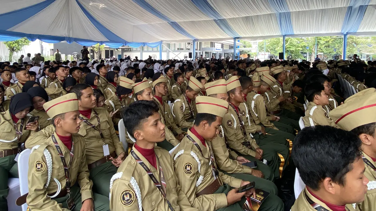 Ratusan siswa SMA dan SMK di seluruh Jakarta berkumpul di SMKN 26 Jakarta Timur, Rabu (23/9/2026) menghadiri peluncuran Korps Kadet Republik Indonesia (KKRI).