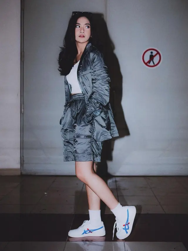 11 Potret Outfit Effortless ala Mahalini Raharja yang Bikin Tampil Fashionable dan Stylish