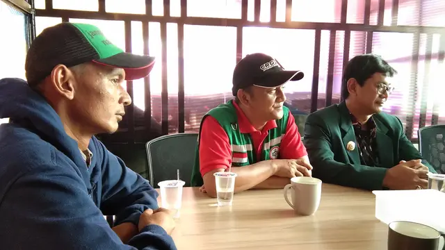 Perwakilan Ikatan Dokter Indonesia Lampung dan Lampung Selatan bersama para penyintas tsunami Selat Sunda bertandang ke kantor Kapanlagi Youniverse pada Senin (7/1)