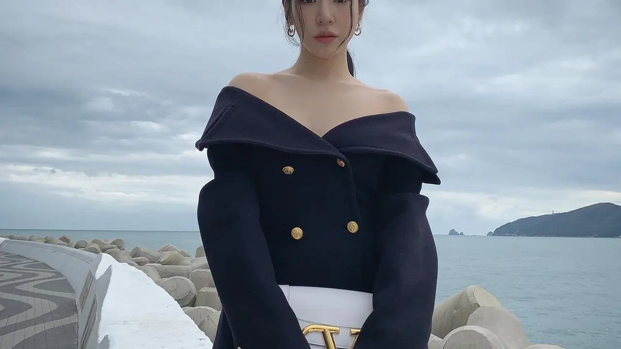 7 OOTD Terbaik ala Tiffany Girls’ Generation, Super Stylish dengan Visual Paripurna