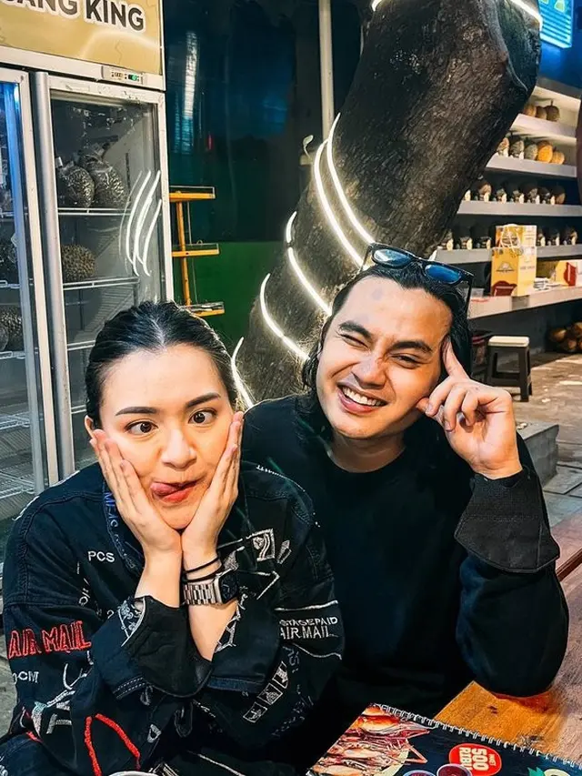 Dikabarkan Putus, Ini 8 Momen Mesra Nathalie Holscher dan Yogi Ilham yang Curi Perhatian
