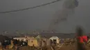Israel juga memerintahkan dan memaksa Warga Gaza untuk berpindah lokasi pengungsian dengan menempuh perjalanan menuju selatan, tanpa jaminan zona aman untuk berlindung. (AP Photo/Abdel Kareem Hana)