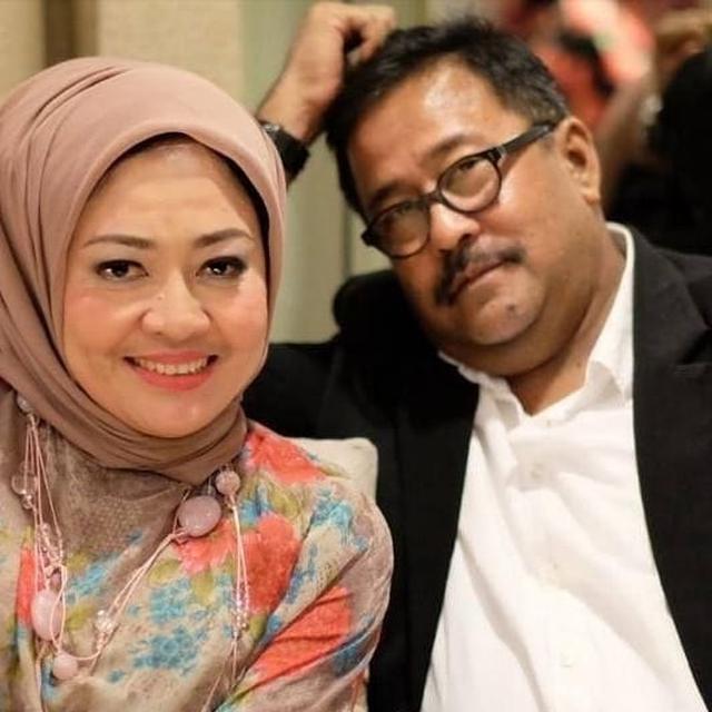 Berusia 60 Tahun, Ini 6 Potret Dewi Indriati Istri Rano Karno yang Awet Muda