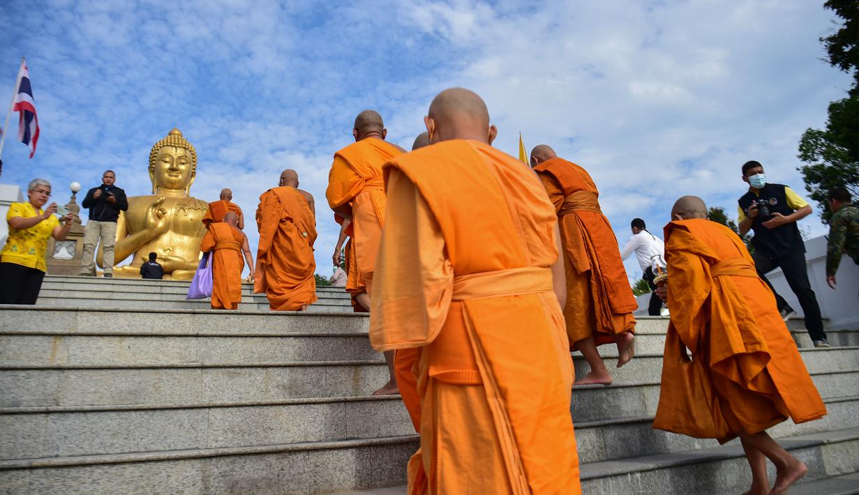 Suasana Peringatan Hari Makha Bucha di Thailand Foto