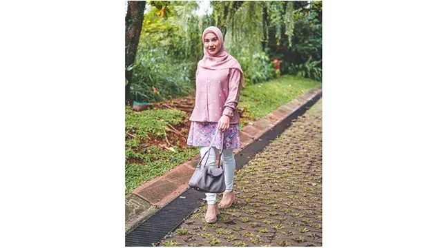 Hamil 19 Minggu, Ini 6 Potret Irish Bella Pamer Baby Bump
