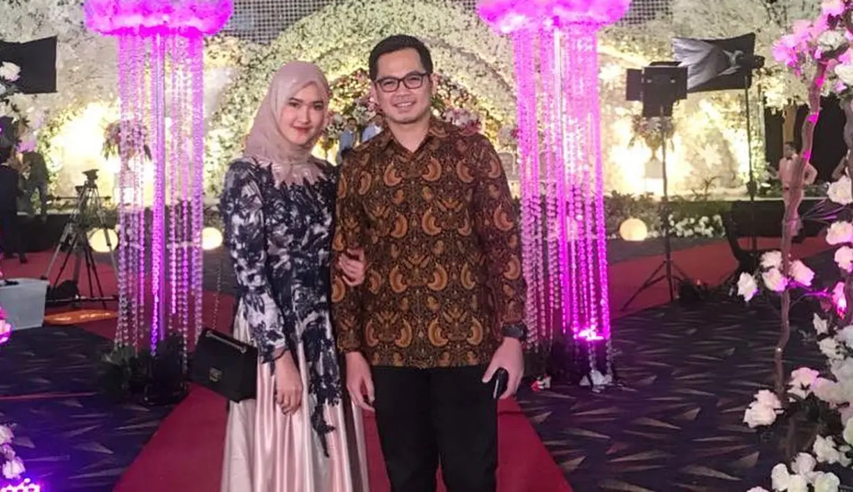 Meskipun usia rumah tangganya baru seumur jagung, akan tetapi pasangan ini kerap membagikan potret kebersamaannya melalui Instagram. (Foto: instagram.com/tommykurniawann)