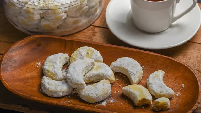 kue putri salju kacang tanah