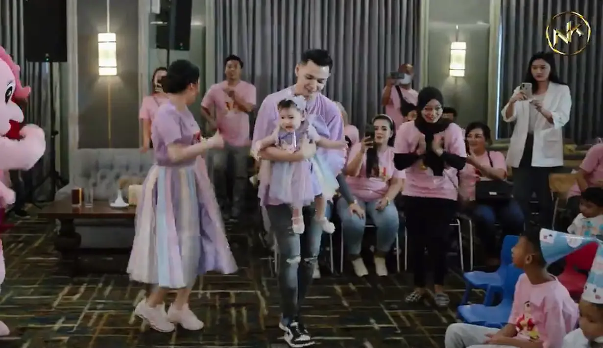 (Instagram/nellakharisma)