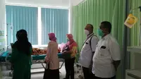Siswi disabilitas korban rudapaksa melahirkan bayi perempuan secara operasi caesar. (Liputan6.com/Ahmad Adirin)