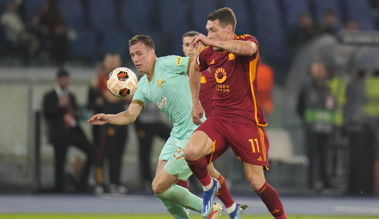 AS Roma sukses mengalahkan Slavia Praha dengan skor 2-0. (AP Photo/Alessandra Tarantino)