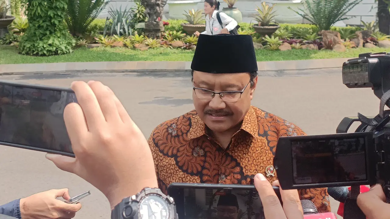 Menteri Sosial (Mensos) Saifullah Yusuf alias Gus Ipul menemui Presiden Prabowo Subianto untuk membahas soal data tunggal sosial ekonomi.