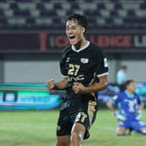 Pemain tengah Dewa United, Rafael William Struick merayakan golnya ke gawang Shan United pada matchday ketiga Grup E AFC Challange League 2025-2026 di Stadion Indomilk Arena, Tangerang, Sabtu (1/11/2025) malam WIB. (Bola.com/M Iqbal Ichsan)