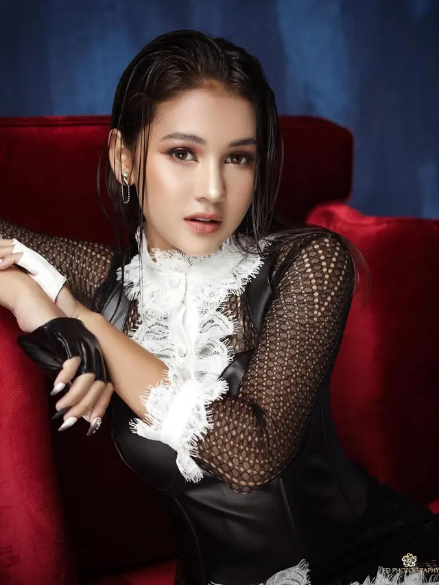 Disebut Mirip Irish Bella, Ini 6 Pemotretan Terbaru Sandrinna Michelle