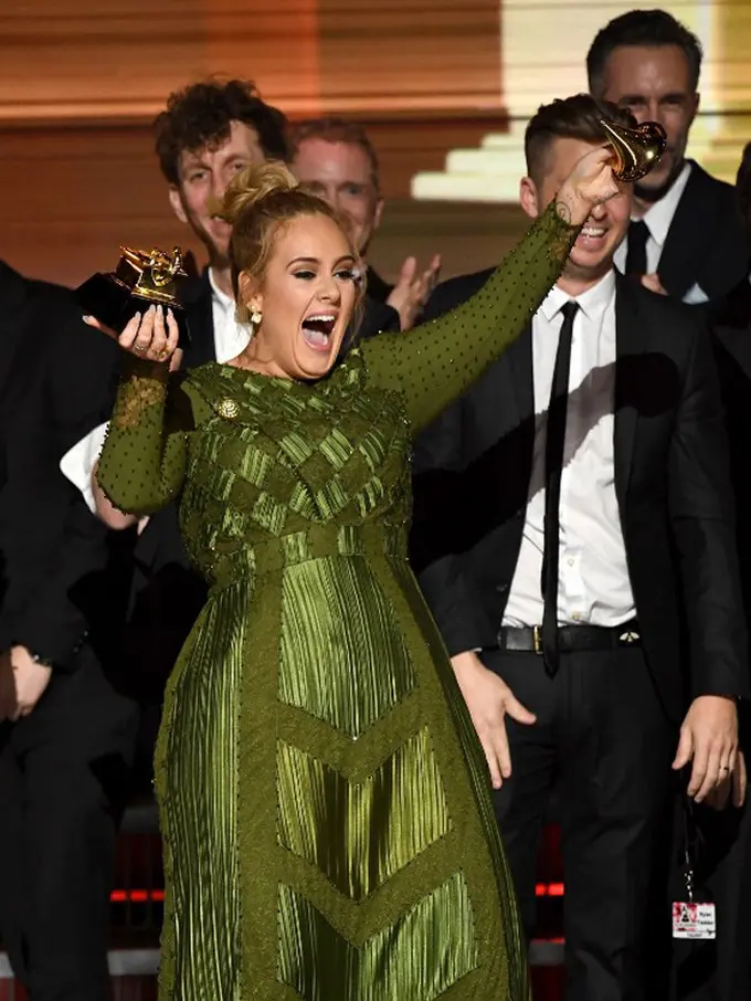 [Bintang] Adele di Grammy Awards 2017