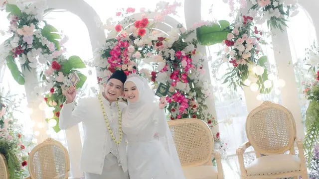 Susul Nadya Mustika, 6 Gaya Rizki DA Resmi Menikahi Hersa Rahayu dalam Balutan Busana Pengantin Melayu