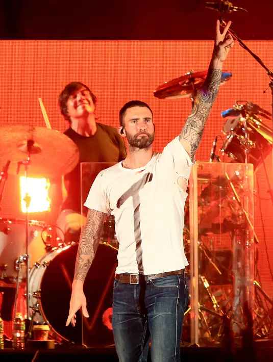 Dalam keterangan foto yang diunggah oleh vokalis band Maroon5 tersebut nampak kecewa dengan model rambut yang telah dipotongnya. (AFP/Bintang.com)