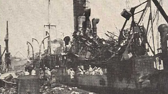 Penampakan kapal setelah ledakan