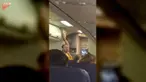Seorang pramugara lakukan demo prosedur keselamatan dengan cara tak biasa. Ia memperagakannya dengan gerakan sensual.