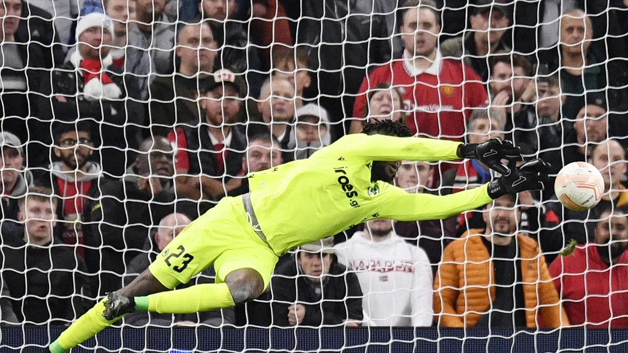 Foto: Melihat Aksi Gemilang Kiper Omonia Nicosia yang Membuat Pemain MU Geleng-geleng Kepala
