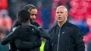 Hasil ini memastikan tim asuhan Luis Enrique melangkah ke semifinal, sementara Liverpool yang ditangani Arne Slot harus tersingkir. (AP Photo/Dave Shopland)
